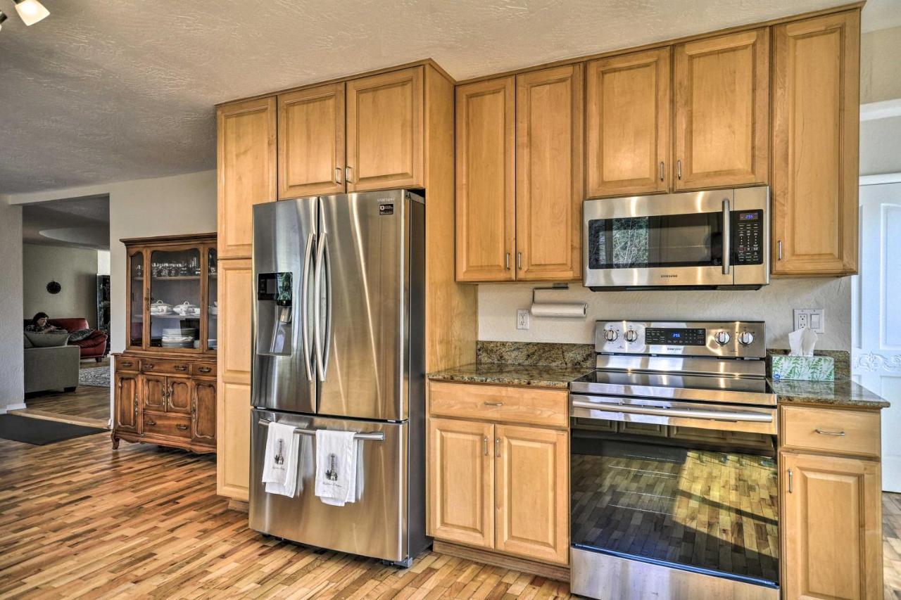 Charming Kelso Home With Proximity To Cowlitz River! ภายนอก รูปภาพ
